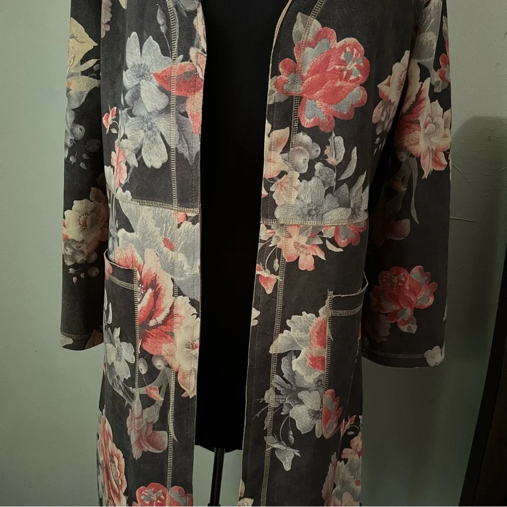Anthropologie Solitaire Brown Suede Large Floral
Open Front Kimono Jacket - Picture 4 of 13